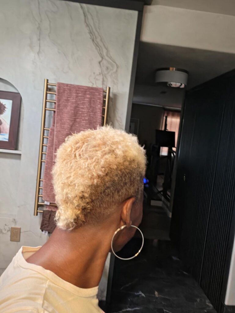 Womens blonde short haircut barber shop Murrieta CA Payd 2 Fade
